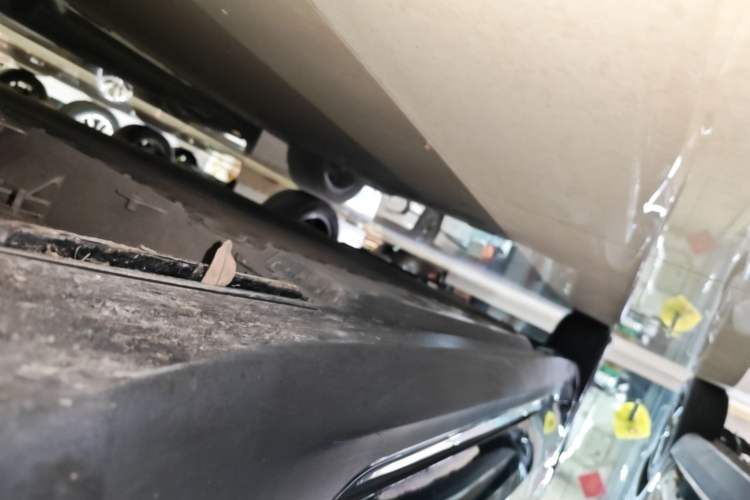 Used Hongqi E-QM5 2021 Charging Version Flagship Edition Left Side Sill