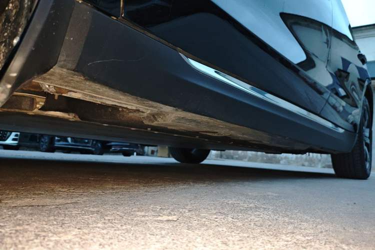 Used Hongqi E-QM5 2021 Charging Version Flagship Edition Left Side Sill