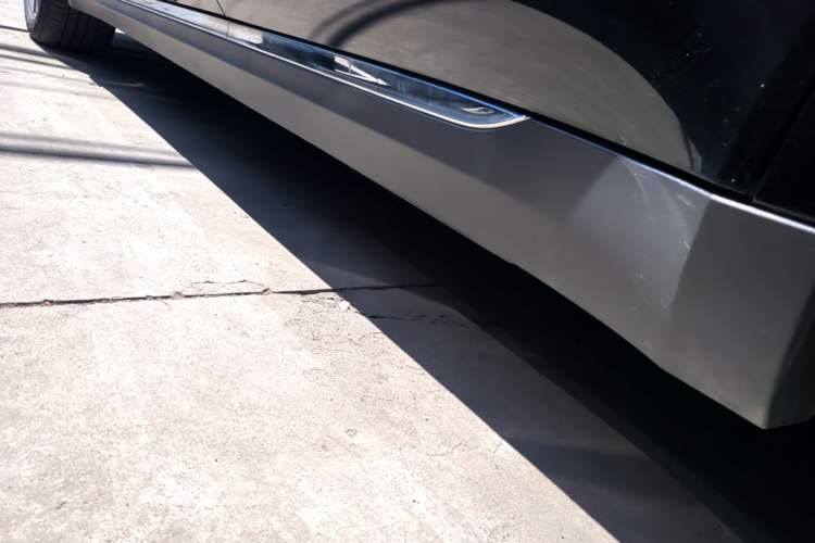 Used Hongqi E-QM5 2021 Online Booking Charging Basic Edition 5 Seats Left Side Sill