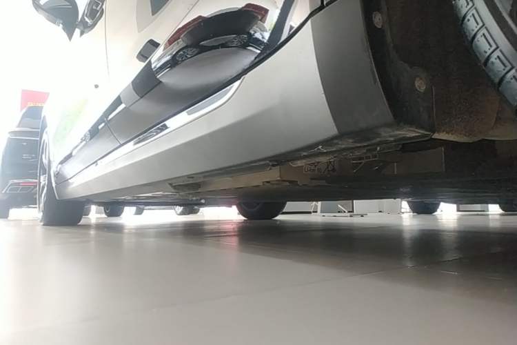 Used Hongqi E-QM5 2021 Online Booking Charging T3 Edition 5-Seater Left Side Sill