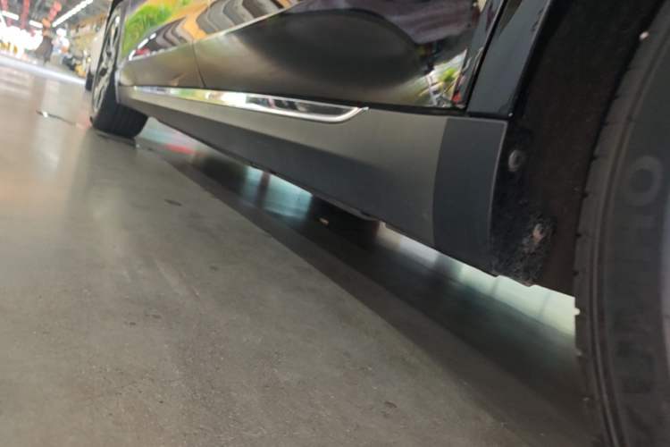 Used Hongqi E-QM5 2021 Online Booking Charging T3 Edition 5-Seater Left Side Sill