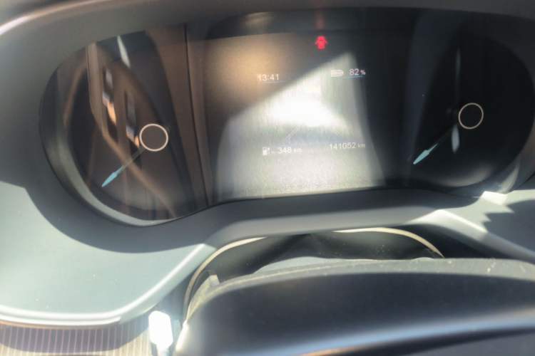 Used Hongqi E-QM5 2021 Online Booking Charging T3 Edition 5-Seater Odometer Close Up