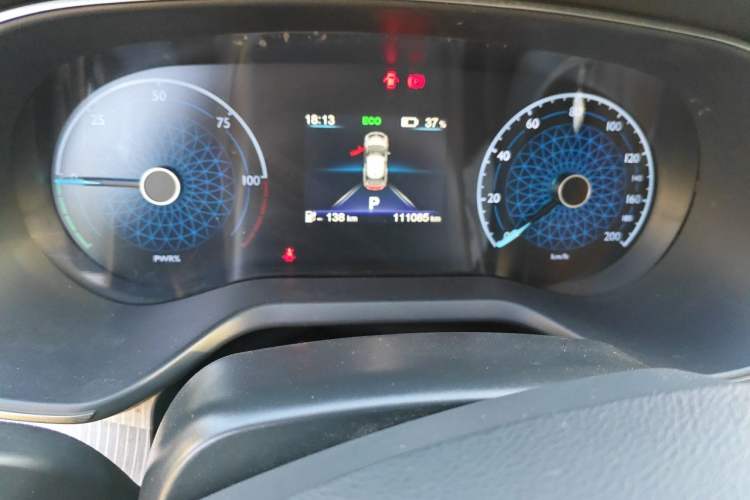 Used Hongqi E-QM5  Odometer Close Up