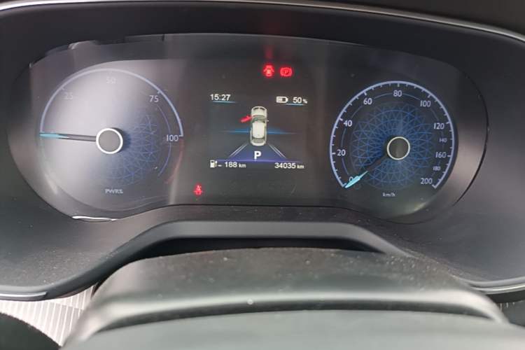 Used Hongqi E-QM5 2021 Online Booking Charging Basic Edition 5 Seats Odometer Close Up