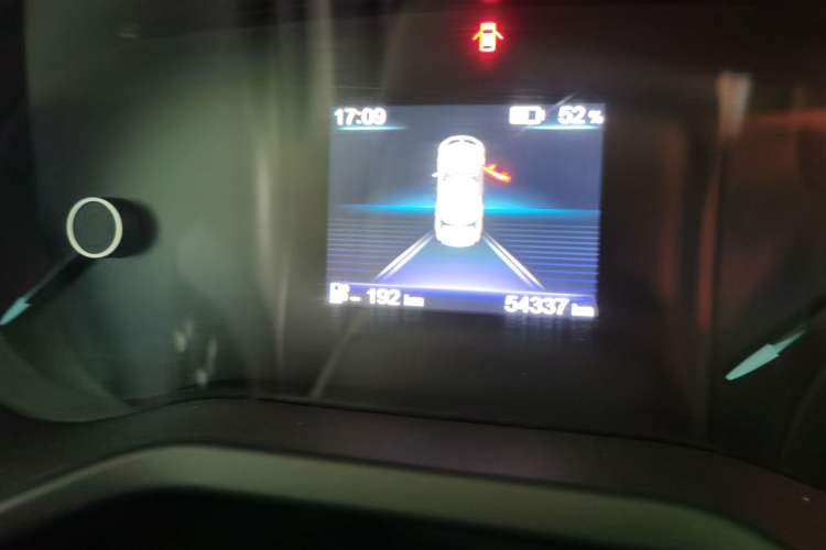 Used Hongqi E-QM5 2021 Charging T3 Version 4 Seats Odometer Close Up
