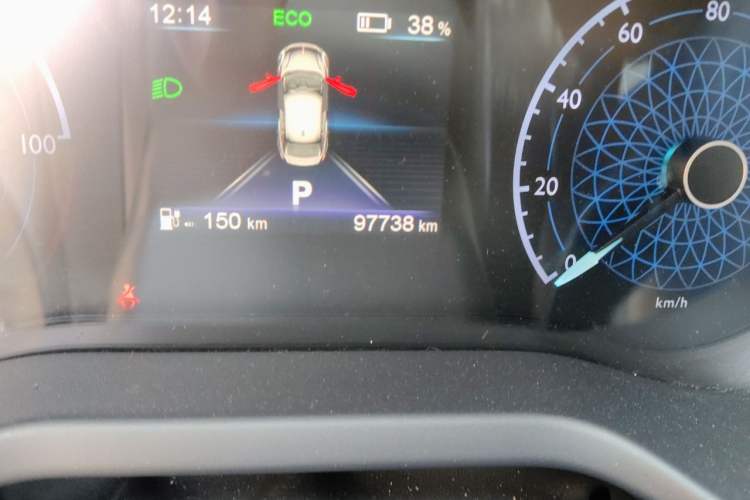 Used Hongqi E-QM5 2021 Online Booking Charging Basic Edition 4 Seats Odometer Close Up