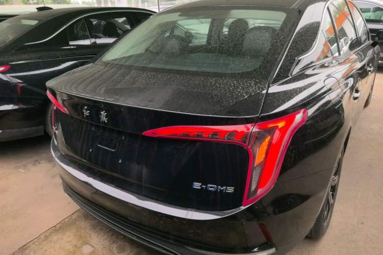 Used Hongqi E-QM5 2021 Online Booking Charging T3 Edition 4 Seats Rear