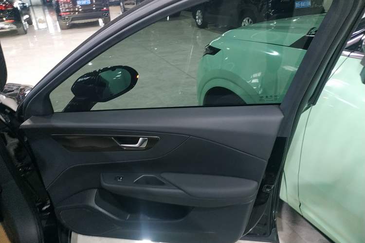 Used Hongqi E-QM5 2021 Charging Version Flagship Edition Right Front Door Interior