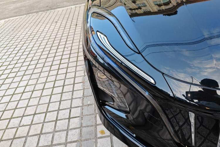 Used Hongqi E-QM5 2021 Online Booking Charging Basic Edition 5 Seats Right Front Headlight