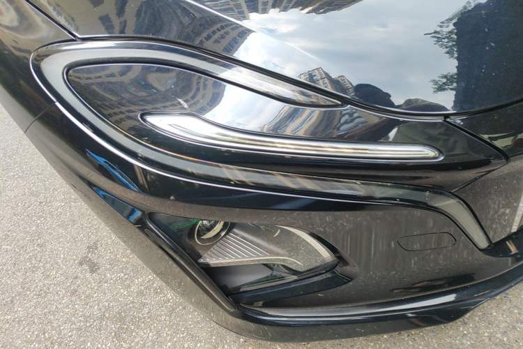 Used Hongqi E-QM5 2021 Charging T3 Version 4 Seats Right Front Headlight
