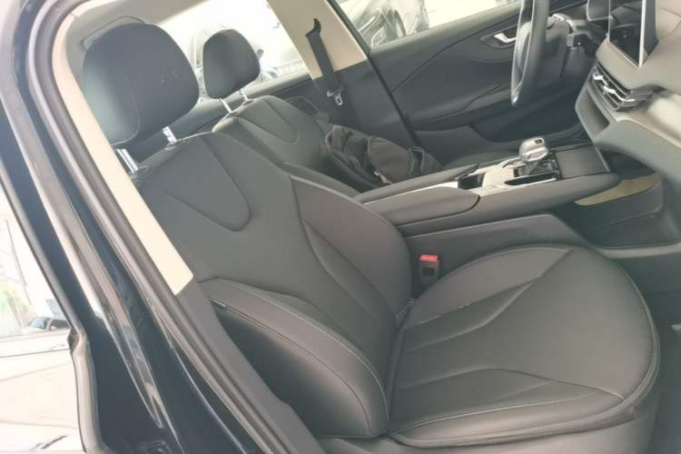 Used Hongqi E-QM5 2021 Online Booking Charging T3 Edition 5-Seater Right Front Seat