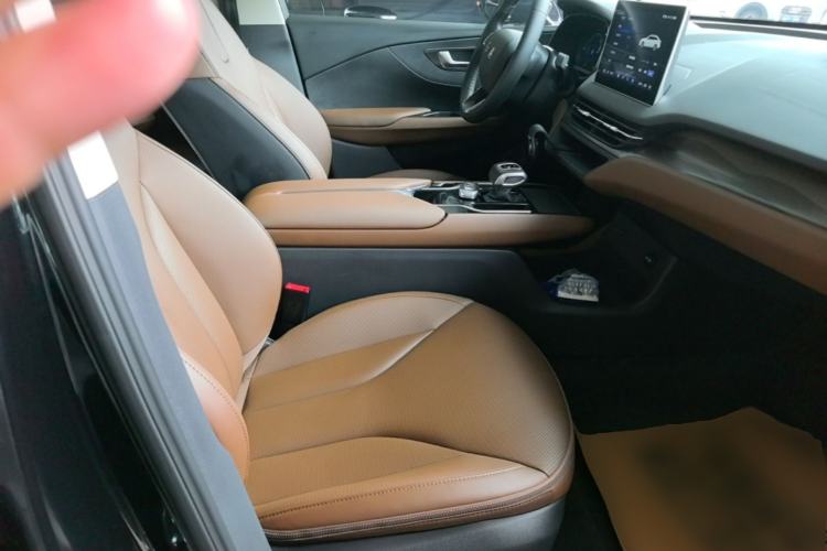 Used Hongqi E-QM5 2021 Online Booking Charging T3 Edition 4 Seats Right Front Seat