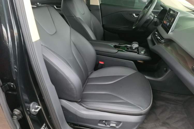 Used Hongqi E-QM5 2021 Online Booking Charging T3 Edition 4 Seats Right Front Seat