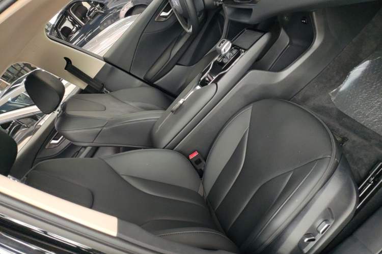 Used Hongqi E-QM5 2021 Online Booking Charging T3 Edition 5-Seater Right Front Seat