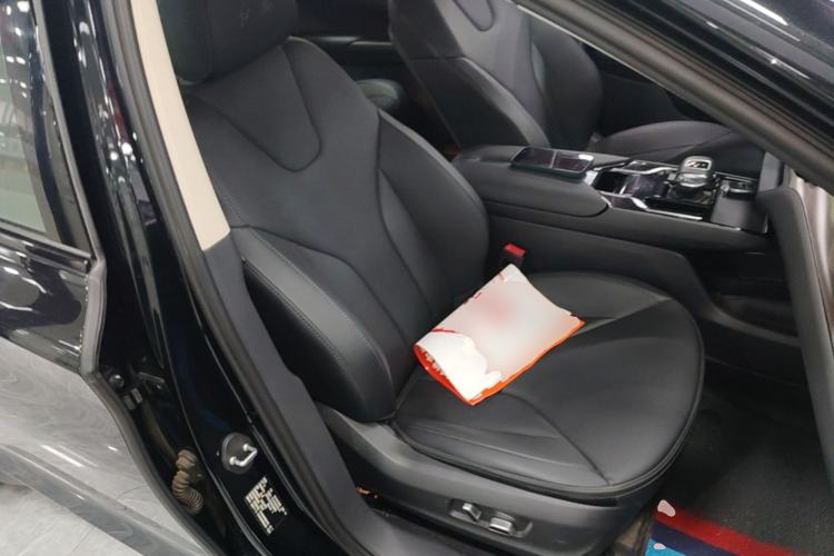 Used Hongqi E-QM5 2021 Charging Version Flagship Edition Right Front Seat