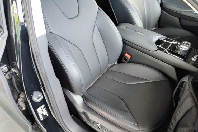 Used Hongqi E-QM5 2021 Online Booking Charging Basic Edition 5 Seats Right Front Seat