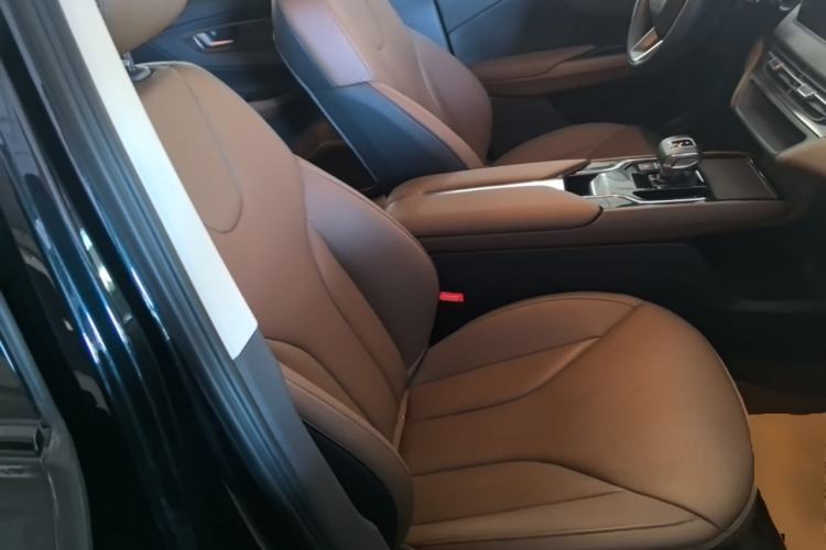 Used Hongqi E-QM5 2021 Online Booking Charging Basic Edition 4 Seats Right Front Seat