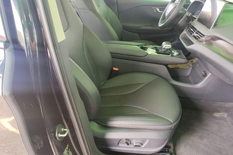Used Hongqi E-QM5 2021 Charging Flagship Edition Right Front Seat