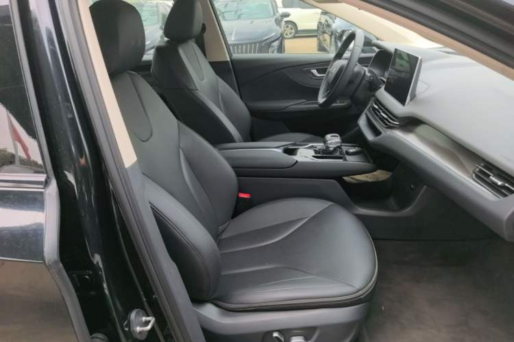 Used Hongqi E-QM5 2021 Charging T3 Version 4 Seats Right Front Seat