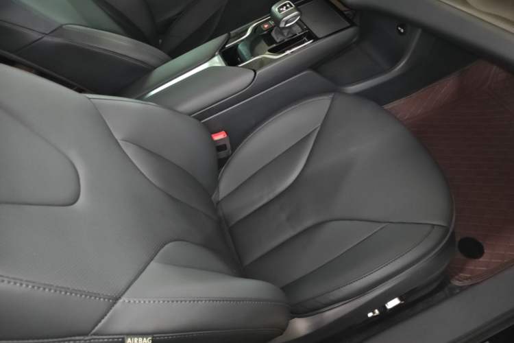 Used Hongqi E-QM5 2021 Charging Version Flagship Edition Right Front Seat