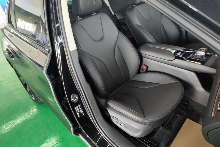 Used Hongqi E-QM5 2021 Online Booking Charging T3 Edition 5-Seater Right Front Seat