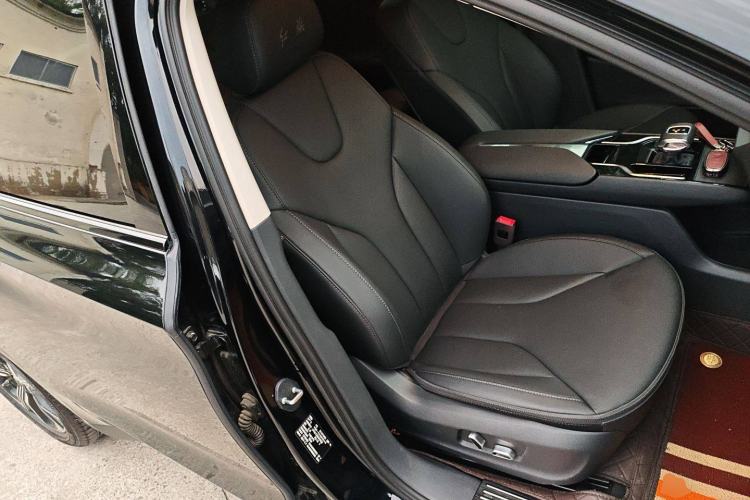 Used Hongqi E-QM5 2021 Charging Version Flagship Edition Right Front Seat
