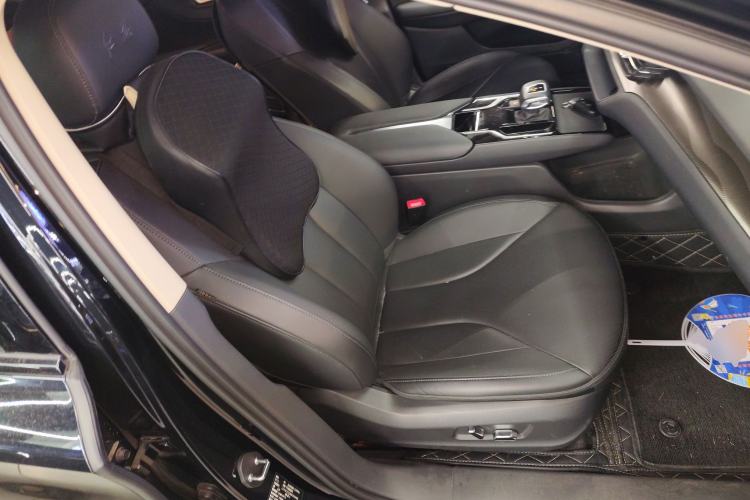 Used Hongqi E-QM5 2021 Charging T3 Version 4 Seats Right Front Seat