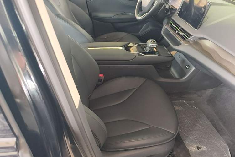Used Hongqi E-QM5 2021 Online Booking Charging T3 Edition 5-Seater Right Front Seat