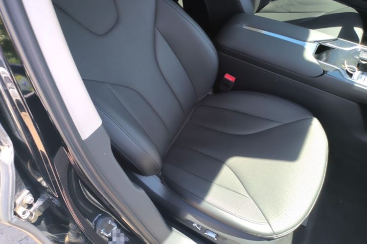 Used Hongqi E-QM5 2021 Online Booking Charging Basic Edition 5 Seats Right Front Seat