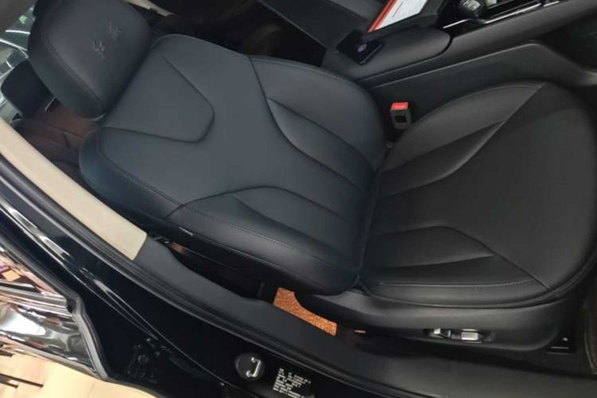 Used Hongqi E-QM5 2021 Charging Version Flagship Edition Right Front Seat