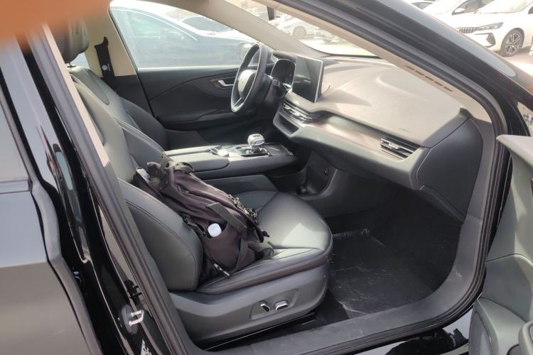 Used Hongqi E-QM5 2021 Charging Version Flagship Edition Right Front Seat