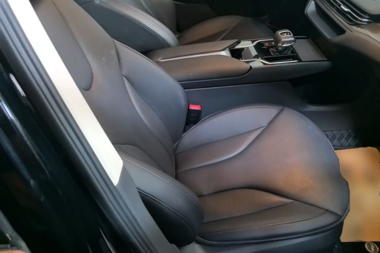 Used Hongqi E-QM5 2021 Online Booking Charging Basic Edition 4 Seats Right Front Seat