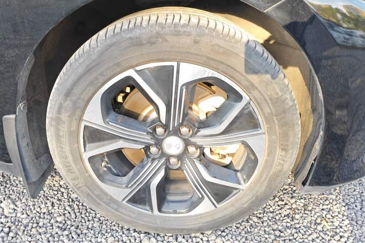 Used Hongqi E-QM5  Right Front Wheel Hub