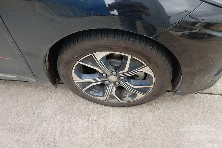 Used Hongqi E-QM5 2021 Charging Didi Edition Right Front Wheel Hub
