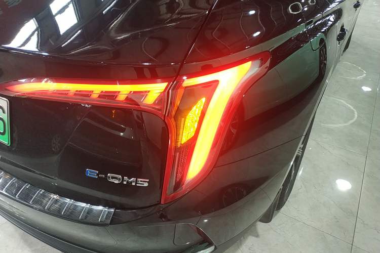 Used Hongqi E-QM5 2021 Charging Version Flagship Edition Right Rear Taillight