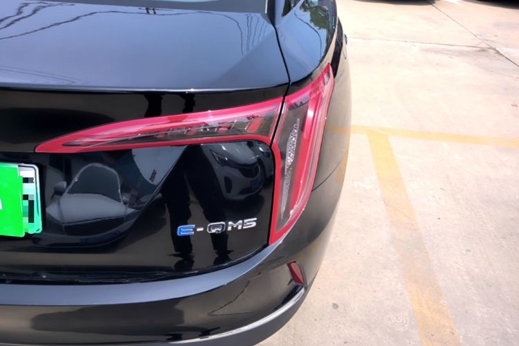 Used Hongqi E-QM5 2021 Online Booking Charging Basic Edition 5 Seats Right Rear Taillight