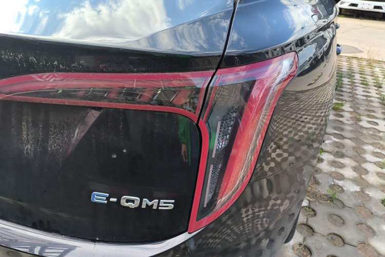 Used Hongqi E-QM5 2021 Online Booking Charging Basic Edition 5 Seats Right Rear Taillight