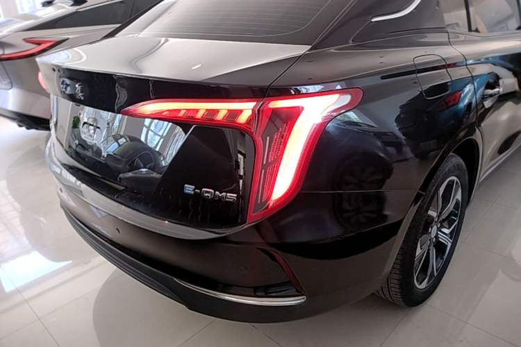 Used Hongqi E-QM5 2021 Charging Version Flagship Edition Right Rear Taillight