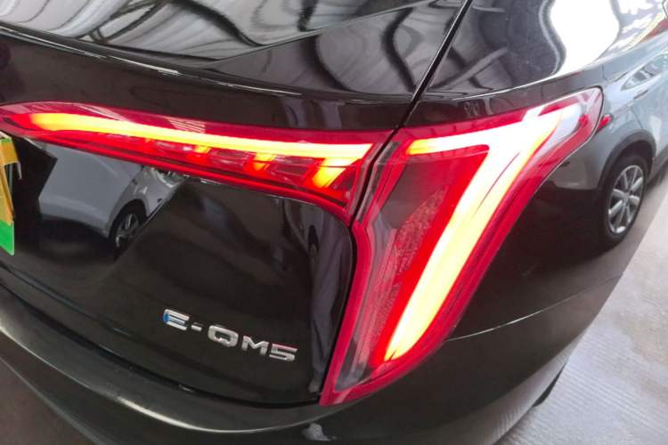 Used Hongqi E-QM5 2021 Online Booking Charging T3 Edition 4 Seats Right Rear Taillight