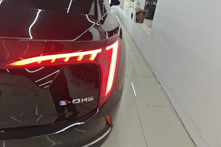 Used Hongqi E-QM5 2021 Online Booking Charging Basic Edition 5 Seats Right Rear Taillight
