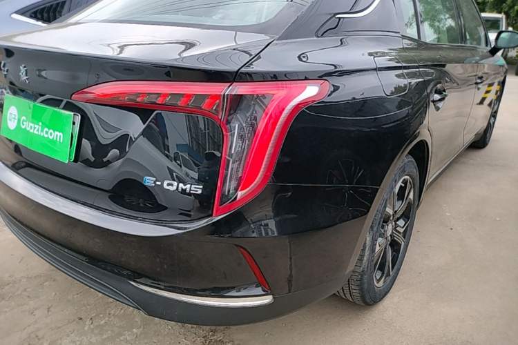 Used Hongqi E-QM5 2021 Online Booking Charging Basic Edition 5 Seats Right Rear Taillight