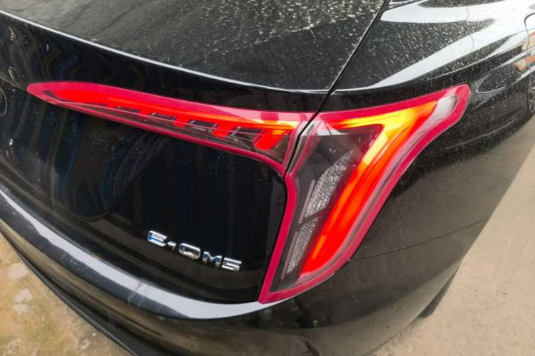 Used Hongqi E-QM5 2021 Online Booking Charging T3 Edition 4 Seats Right Rear Taillight