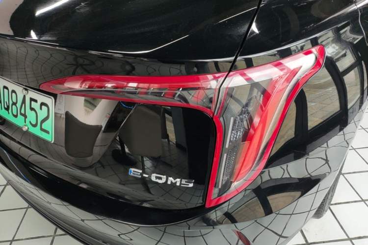 Used Hongqi E-QM5 2021 Online Booking Charging T3 Edition 5-Seater Right Rear Taillight