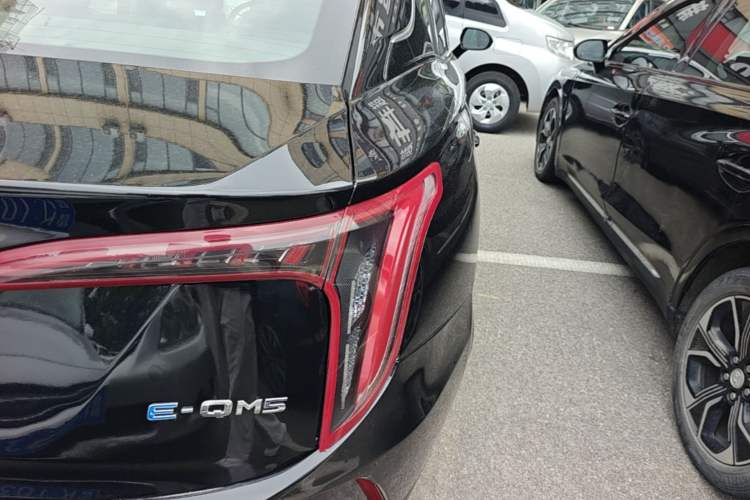 Used Hongqi E-QM5 2021 Online Booking Charging Basic Edition 5 Seats Right Rear Taillight