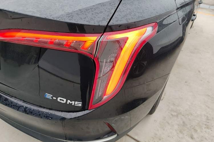 Used Hongqi E-QM5 2021 Charging Version Flagship Edition Right Rear Taillight