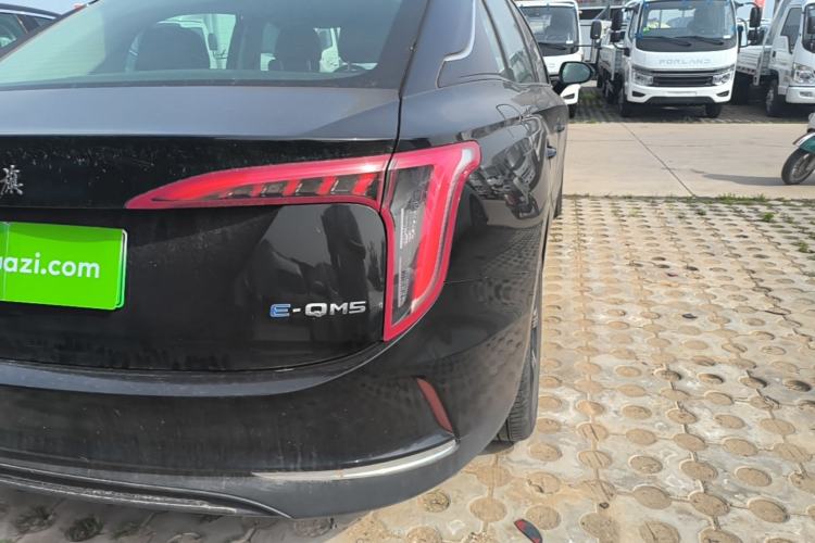 Used Hongqi E-QM5 2021 Online Booking Charging Basic Edition 5 Seats Right Rear Taillight