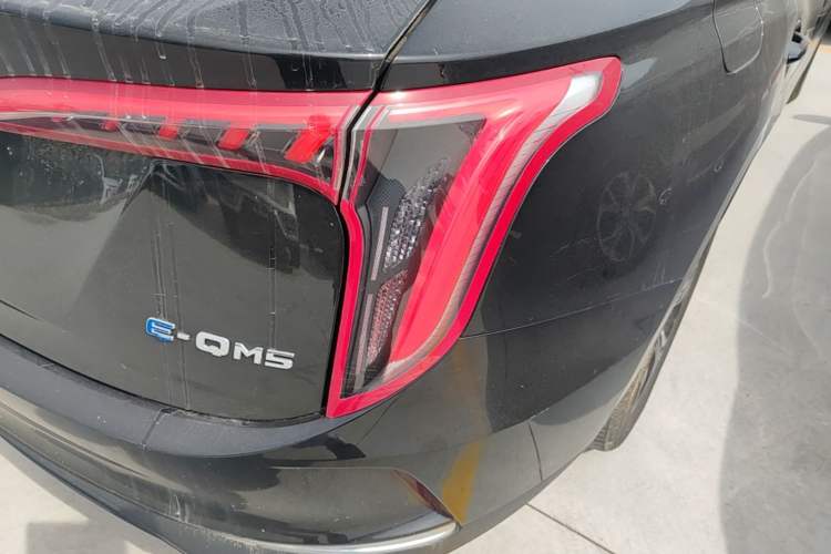 Used Hongqi E-QM5 2021 Charging Version Flagship Edition Right Rear Taillight