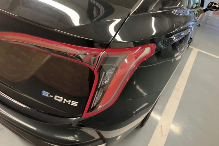 Used Hongqi E-QM5 2021 Online Booking Charging Basic Edition 5 Seats Right Rear Taillight