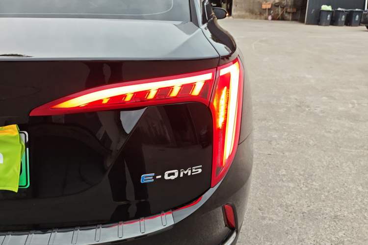 Used Hongqi E-QM5 2021 Charging Version Flagship Edition Right Rear Taillight