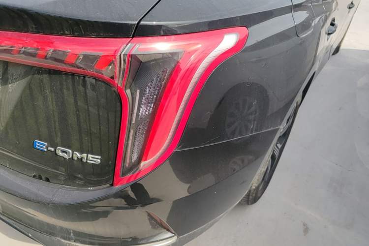 Used Hongqi E-QM5 2021 Charging Version Flagship Edition Right Rear Taillight